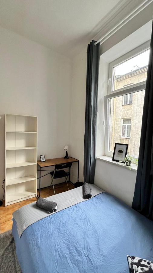 Nice Bedroom Near The Bus And Train Station كراكوفيا المظهر الخارجي الصورة