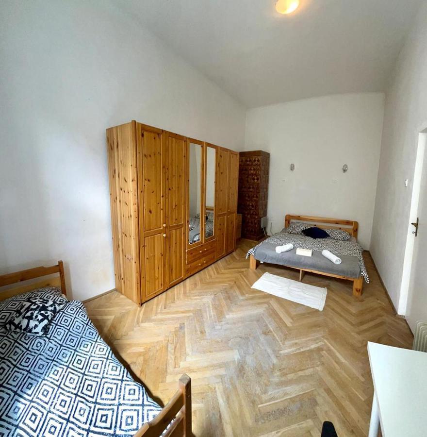 Nice Bedroom Near The Bus And Train Station كراكوفيا المظهر الخارجي الصورة