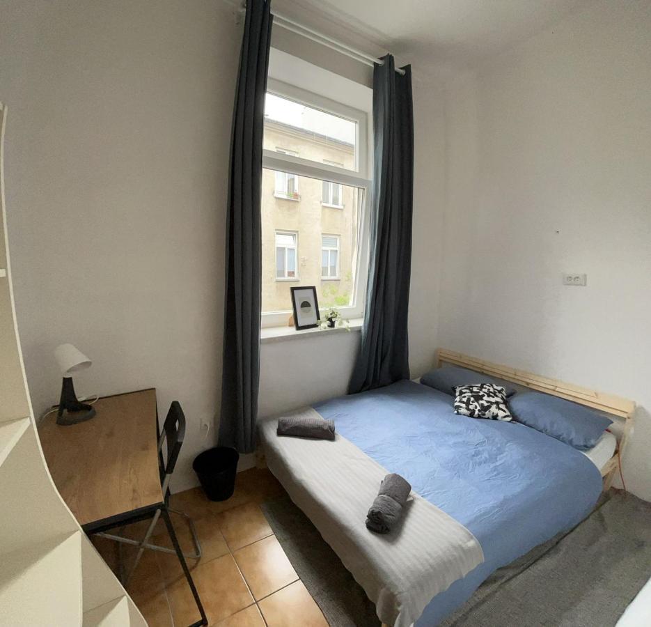 Nice Bedroom Near The Bus And Train Station كراكوفيا المظهر الخارجي الصورة