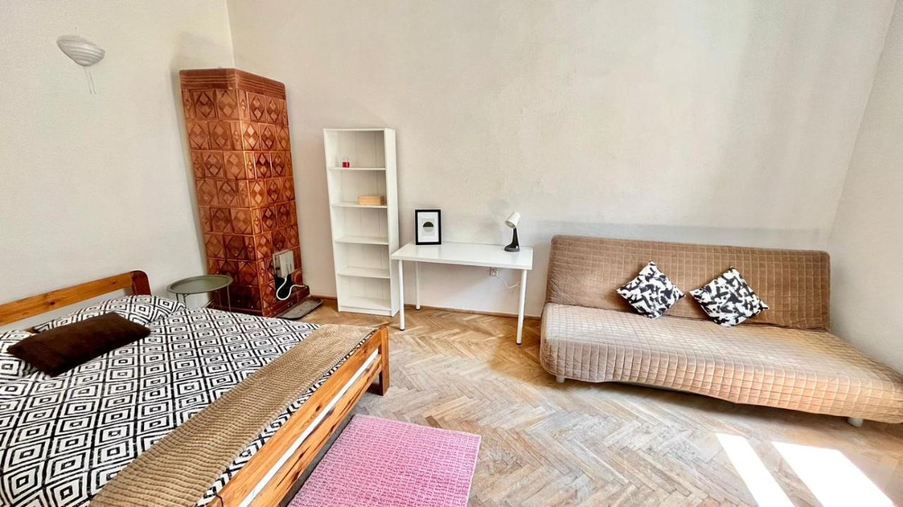 Nice Bedroom Near The Bus And Train Station كراكوفيا المظهر الخارجي الصورة
